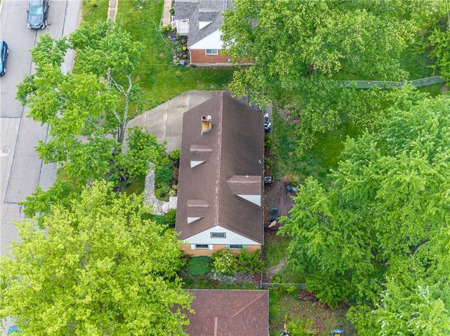 909 Larriwood Avenue, Kettering, OH 45429
