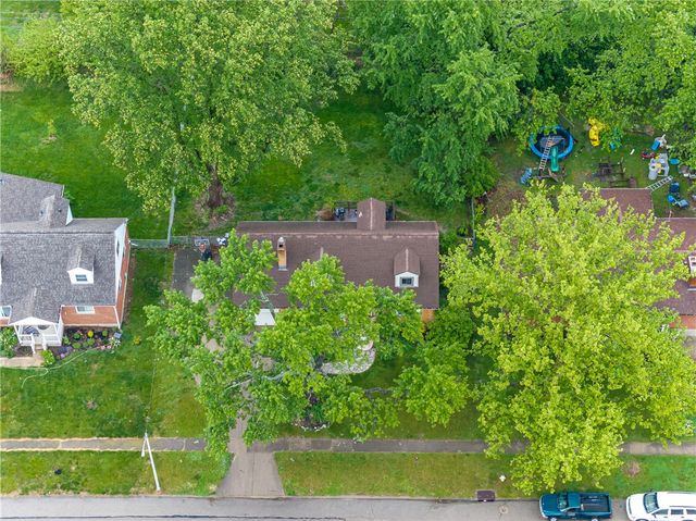 909 Larriwood Avenue, Kettering, OH 45429