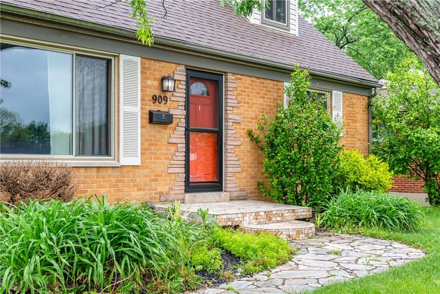 909 Larriwood Avenue, Kettering, OH 45429