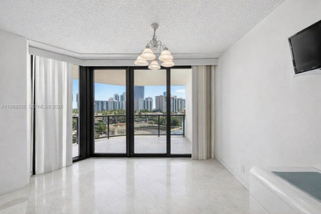 19667 Turnberry Way 6A, Aventura, FL 33180