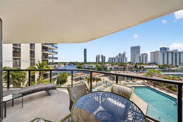 19667 Turnberry Way 6A, Aventura, FL 33180