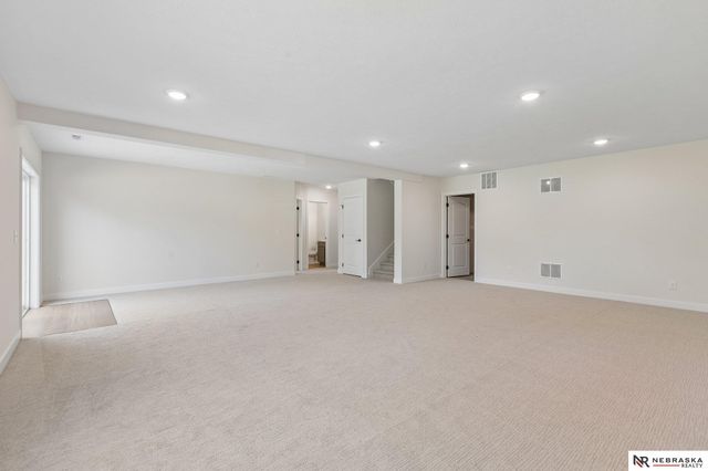 12248 S 111th Avenue, Papillion, NE 68046