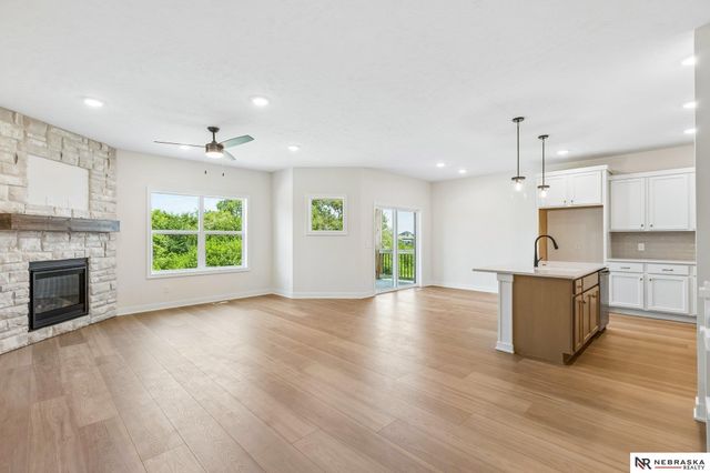 12248 S 111th Avenue, Papillion, NE 68046