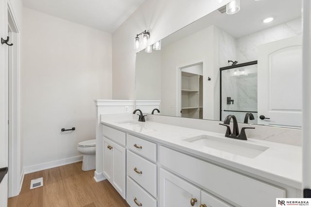 12248 S 111th Avenue, Papillion, NE 68046