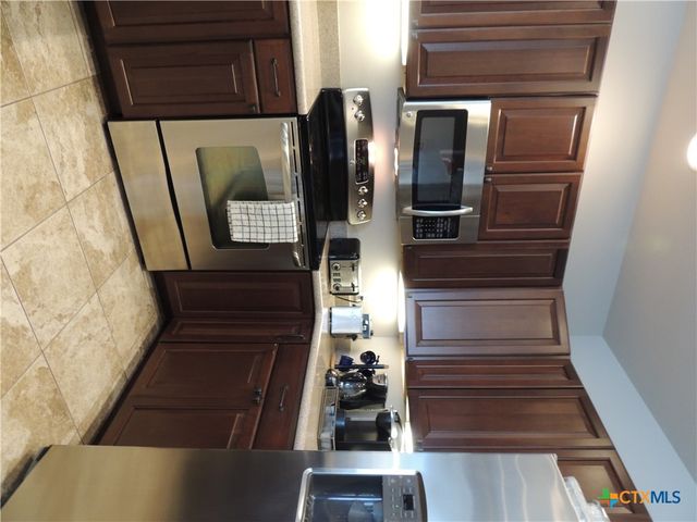 1 Alligator Head Lane, Port O'connor, TX 77982