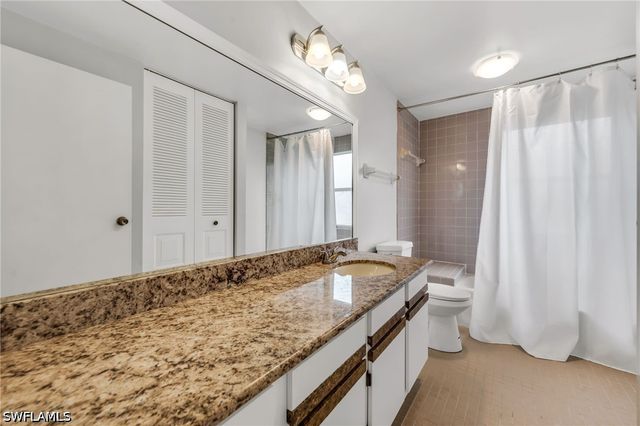 225 Pebble Beach CIR, Naples, FL 34113