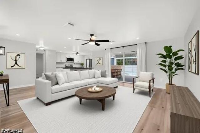 225 Pebble Beach CIR, Naples, FL 34113