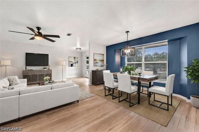 225 Pebble Beach CIR, Naples, FL 34113