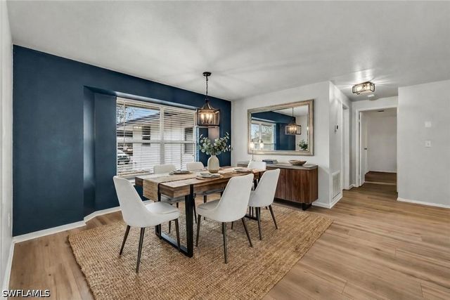 225 Pebble Beach CIR, Naples, FL 34113