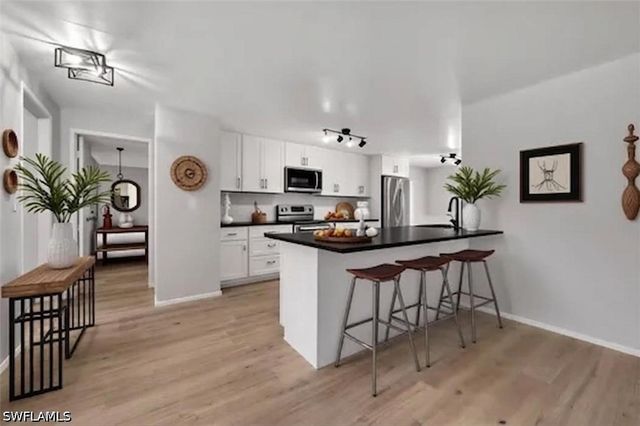 225 Pebble Beach CIR, Naples, FL 34113