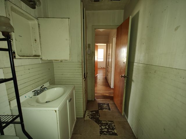 2205 38th Street, Lubbock, TX 79412