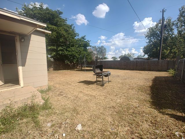 2205 38th Street, Lubbock, TX 79412