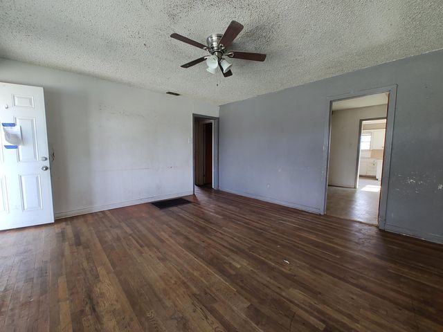 2205 38th Street, Lubbock, TX 79412