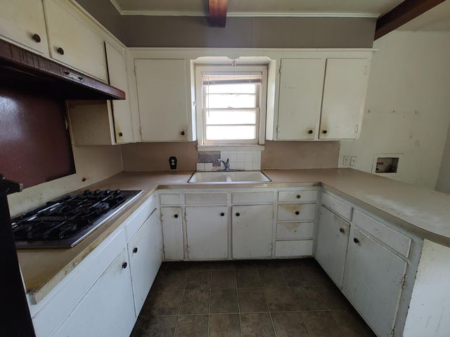 2205 38th Street, Lubbock, TX 79412