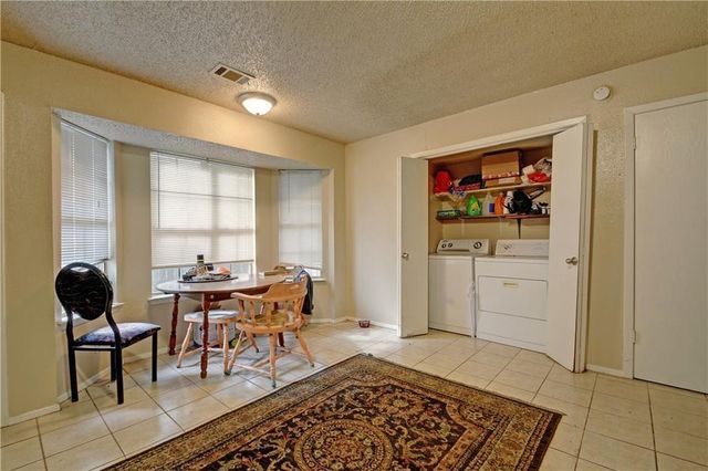 2011 Kirksey DR A, Austin, TX 78741