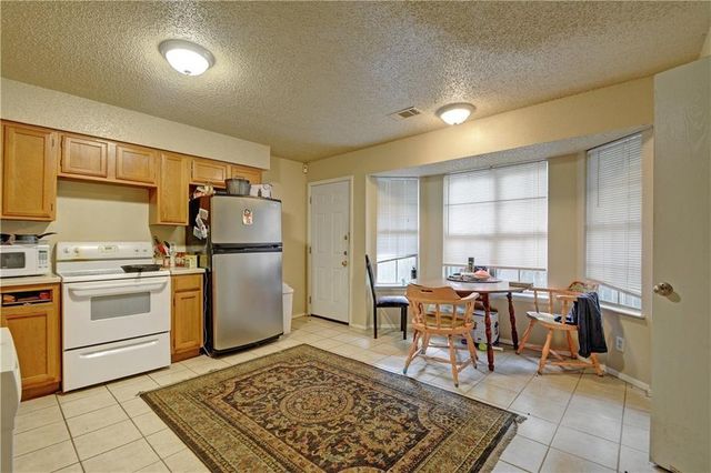 2011 Kirksey DR A, Austin, TX 78741
