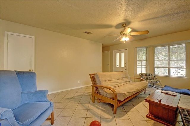 2011 Kirksey DR A, Austin, TX 78741