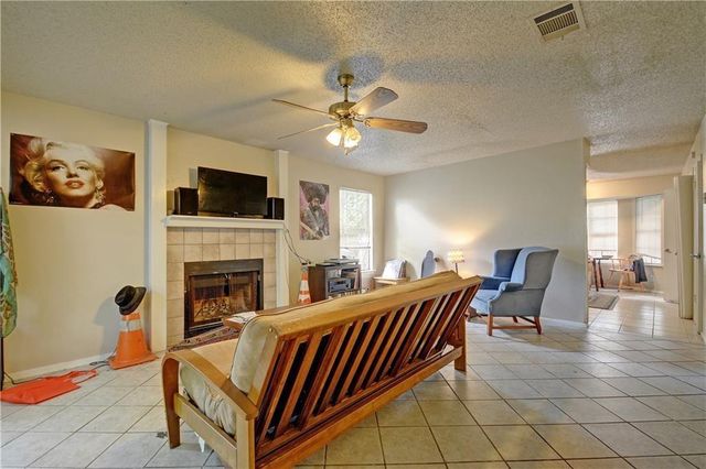 2011 Kirksey DR A, Austin, TX 78741