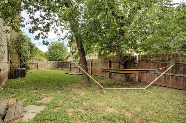 2011 Kirksey DR A, Austin, TX 78741