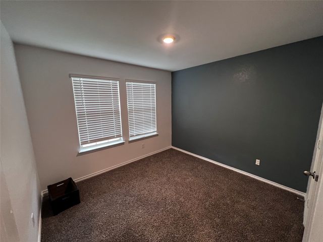 805 Martingale Drive, Nevada, TX 75173