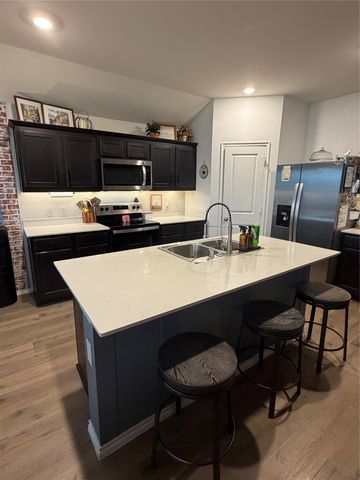 805 Martingale Drive, Nevada, TX 75173