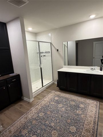 805 Martingale Drive, Nevada, TX 75173