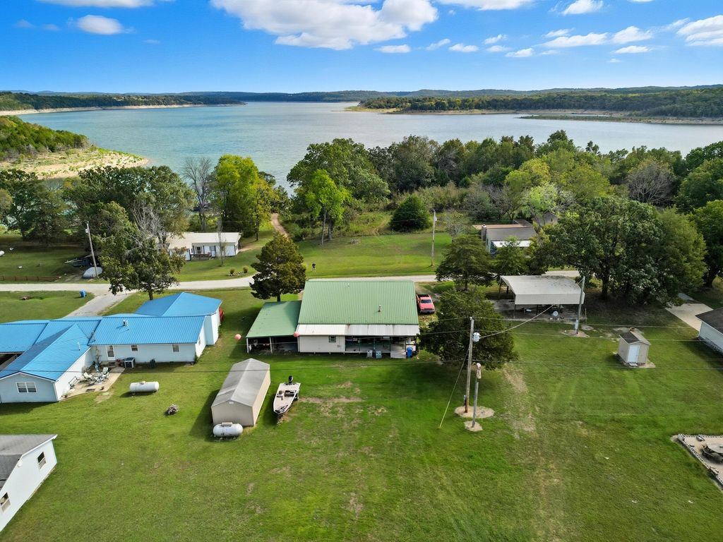 1054 Kalijah Road, Protem, MO 65733