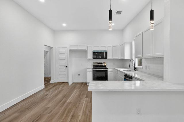 2307 Refugio Avenue, Fort Worth, TX 76164