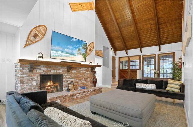 135 S Fairway Drive, Lake Arrowhead, CA 92352