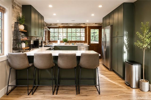 135 S Fairway Drive, Lake Arrowhead, CA 92352