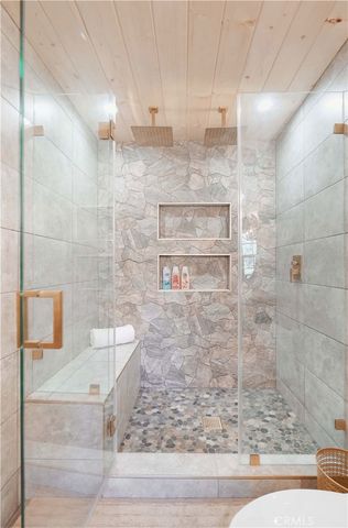135 S Fairway Drive, Lake Arrowhead, CA 92352