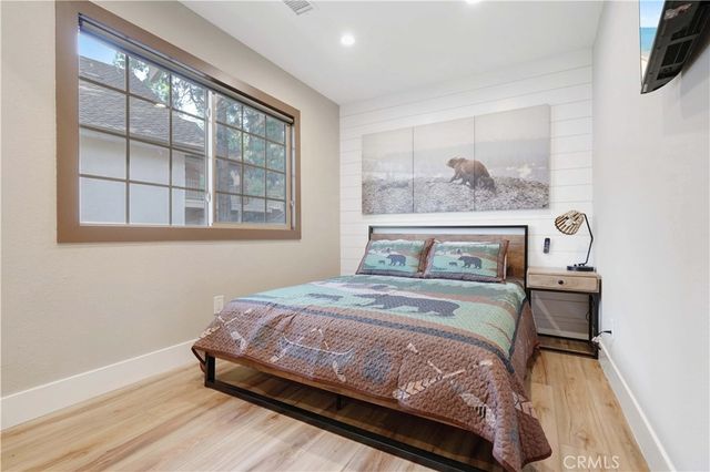 135 S Fairway Drive, Lake Arrowhead, CA 92352