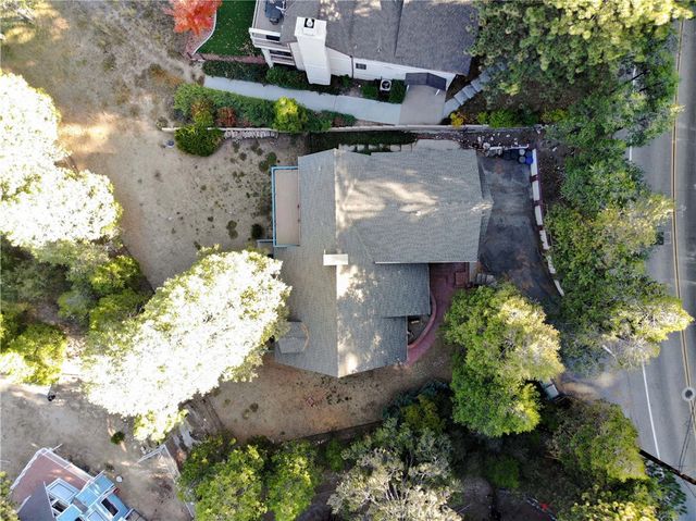 135 S Fairway Drive, Lake Arrowhead, CA 92352