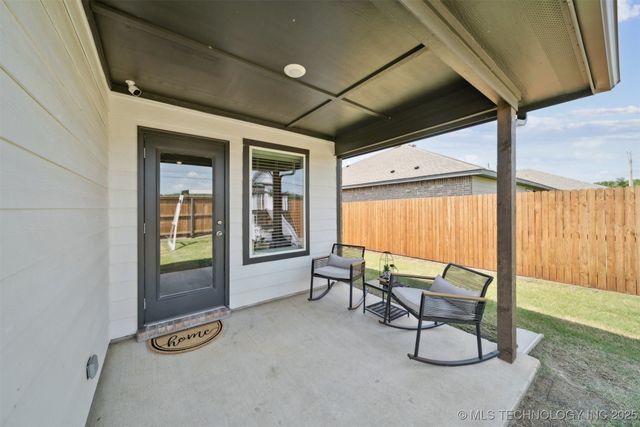 1204 Sunstone Street, Claremore, OK 74017