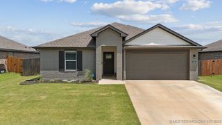 1204 Sunstone Street, Claremore, OK 74017