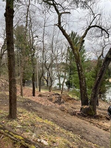 1112 Lake Drive, Harrison, MI 48625