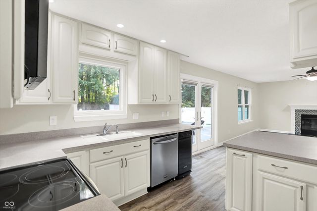 1990 Red Oak Drive, Franklin, IN 46131