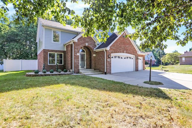 1990 Red Oak Drive, Franklin, IN 46131