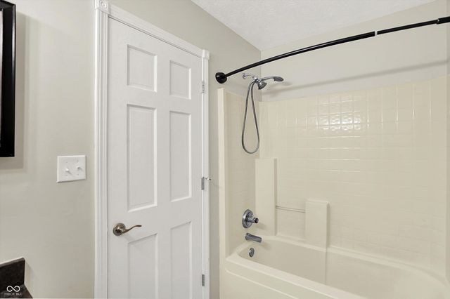 1990 Red Oak Drive, Franklin, IN 46131