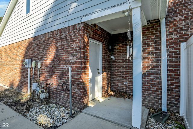 1990 Red Oak Drive, Franklin, IN 46131