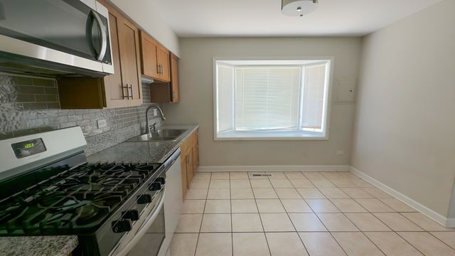 17331 Community Street, Lansing, IL 60438