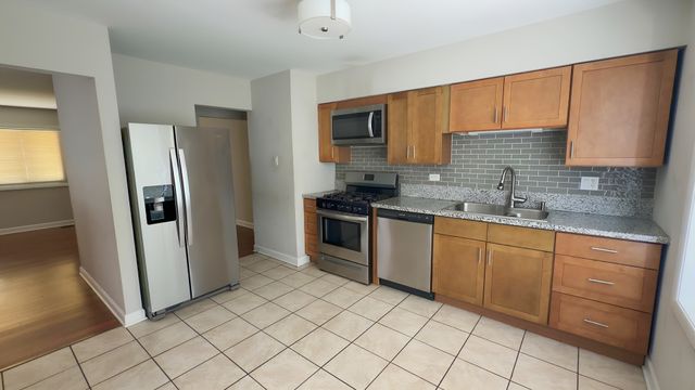 17331 Community Street, Lansing, IL 60438