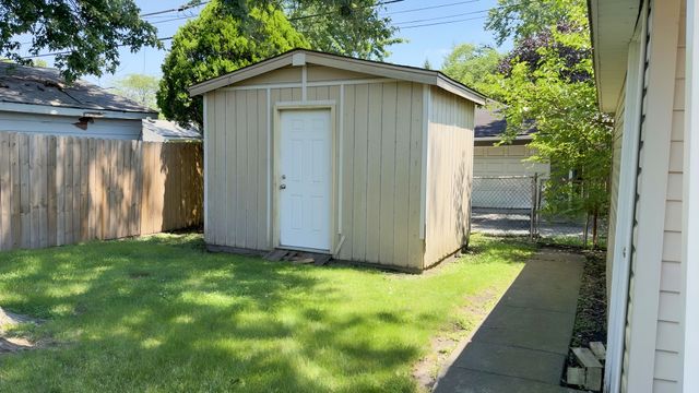 17331 Community Street, Lansing, IL 60438