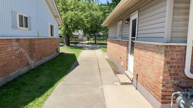 17331 Community Street, Lansing, IL 60438