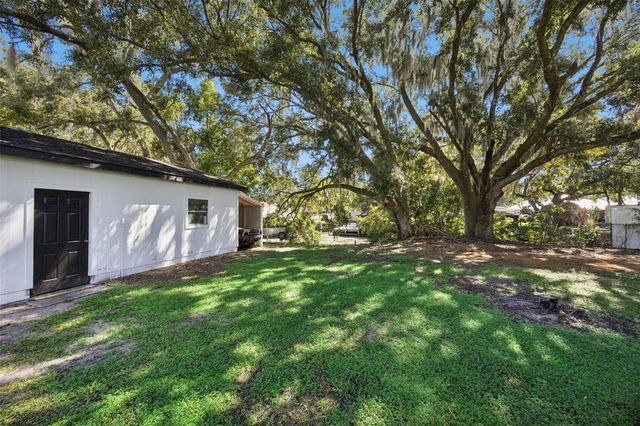 27544 LISA DRIVE, Tavares, FL 32778