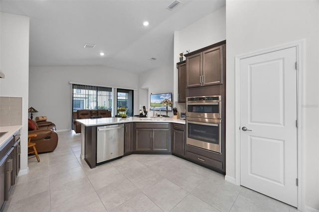 2000 GOBLET COVE STREET, Kissimmee, FL 34746