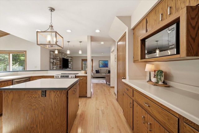 1127 Tenny AVENUE, Waukesha, WI 53186