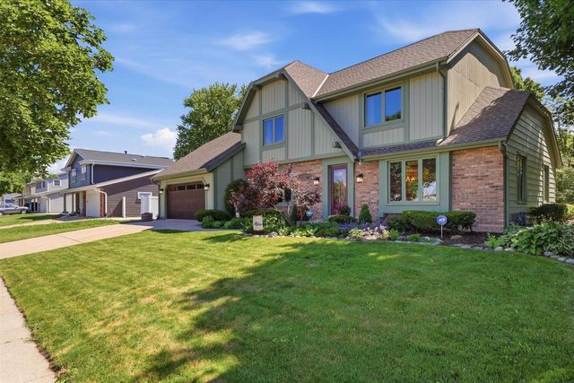 1127 Tenny AVENUE, Waukesha, WI 53186