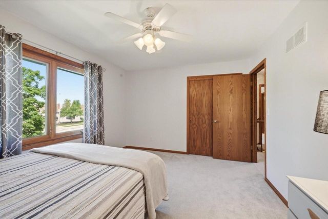 1127 Tenny AVENUE, Waukesha, WI 53186