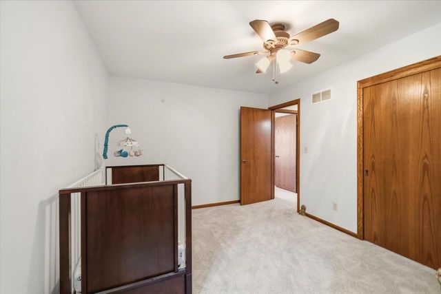 1127 Tenny AVENUE, Waukesha, WI 53186